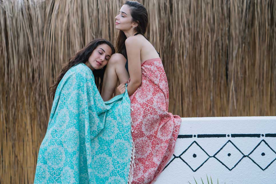 100% Turkish Cotton Beach Towels vs. Regular Beach Towels: What’s the Difference?