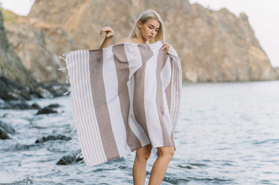 Beach Towels: The Exceptional Quality of 100% Cotton